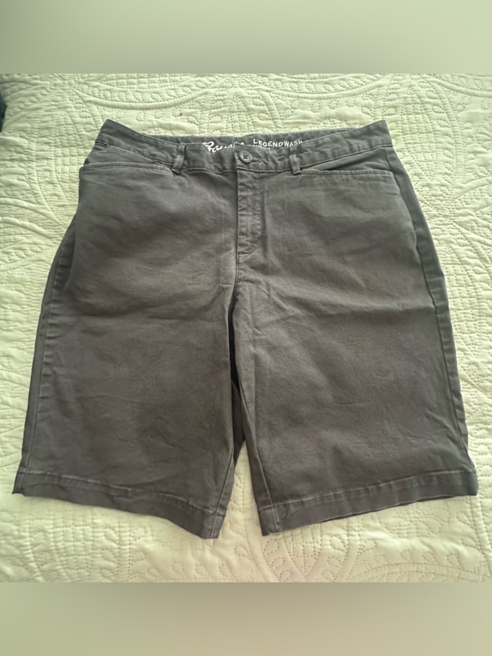 Eddie Bauer Legend Wash Curvy Stretch Fit Womens Shorts Sz 12 Charcoal Gray